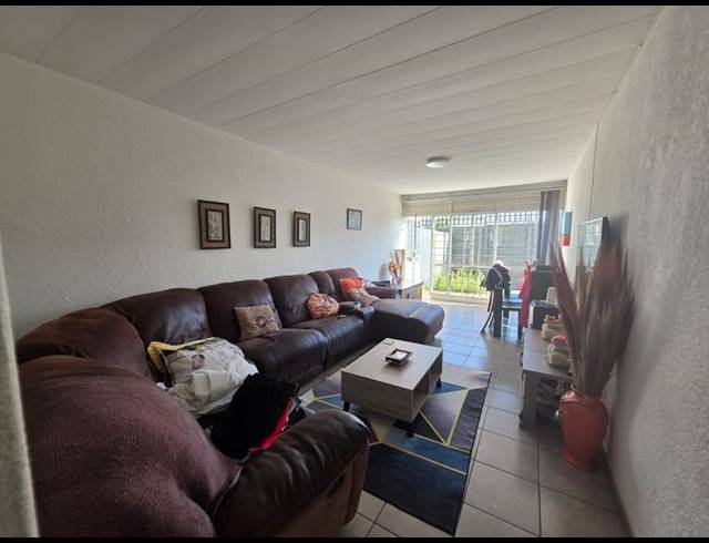 2 BEDROOM TOWNHOUSE FOR SALE IN TEDSTONEVILLE